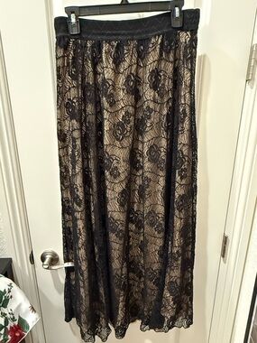LuLaRoe Black and Nude Skirt with Rainbow Logo Tag